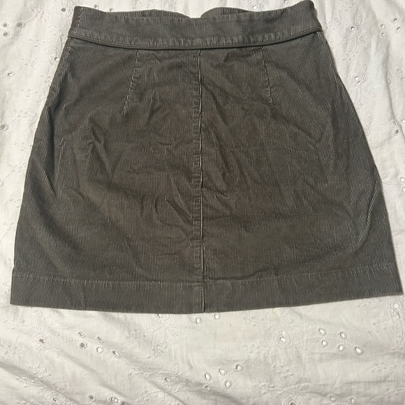 Aritzia Wilfred Skirt - Picture 2 of 2